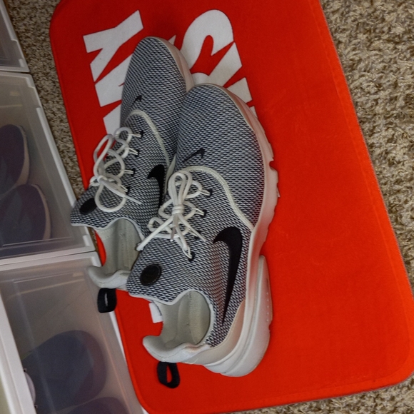 Nike Presto Fly SE Light Bone Black 908020-004 - Picture 2 of 8